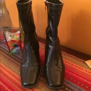 Brown Aerosoles mid-calf boots